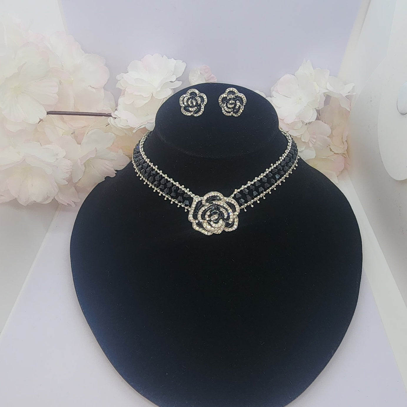 black rose choker necklace earrings set1 montreal maison farhat