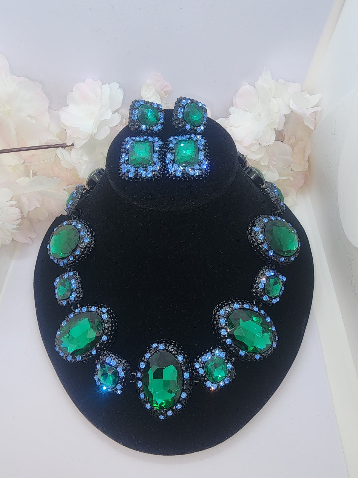 emerald green crystal necklace earrings set3 newyork maison farhat
