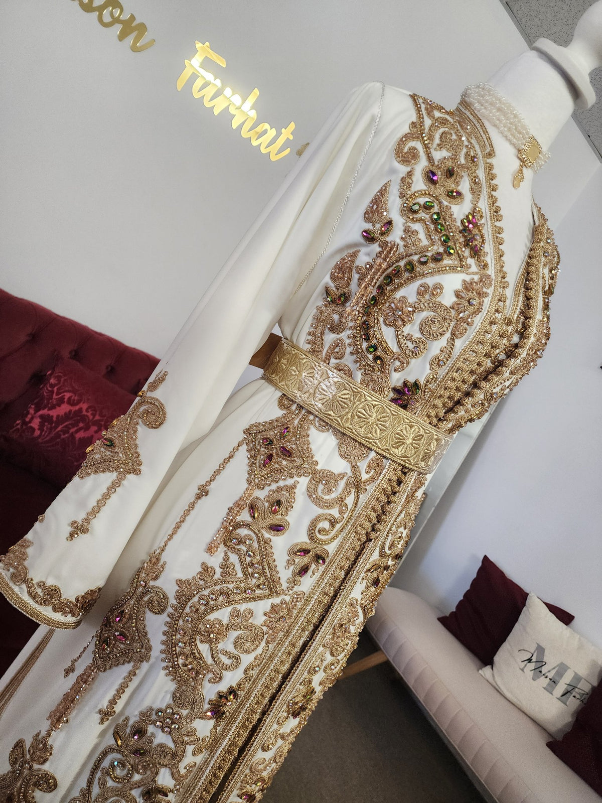 Tekchita fes - white & gold