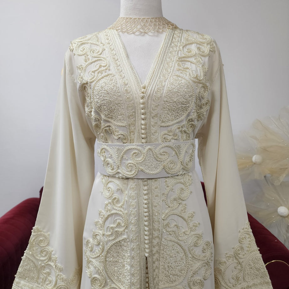 Maison Farhat – Caftan Ivoire Impérial – Broderies ton sur ton – vue 2