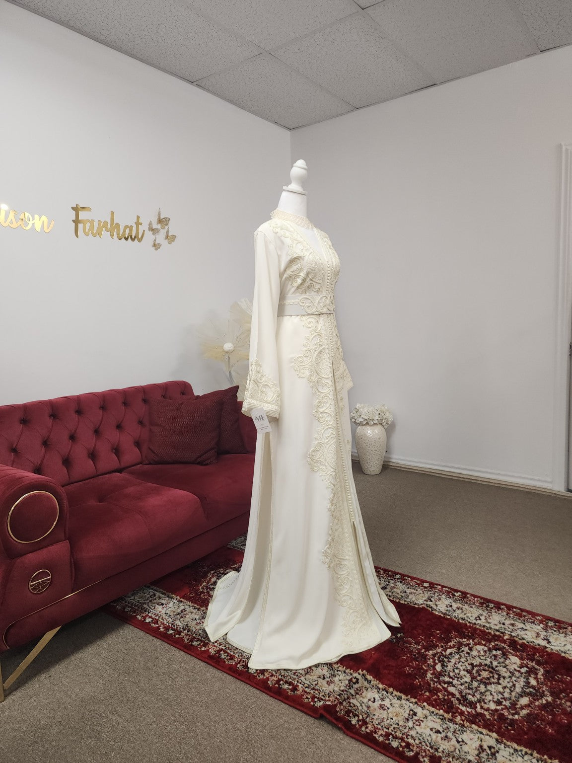 Maison Farhat – Caftan Ivoire Impérial – Broderies ton sur ton – vue 4