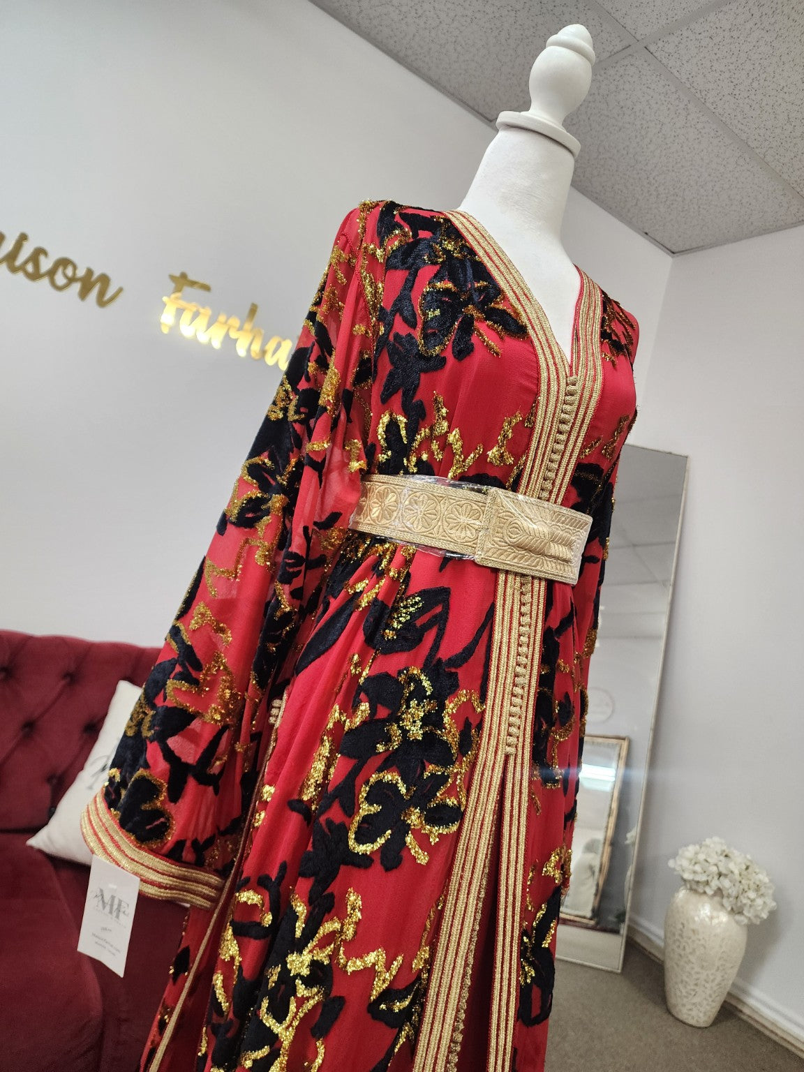 Tekchita Rania – Red & Black | Maison Farhat